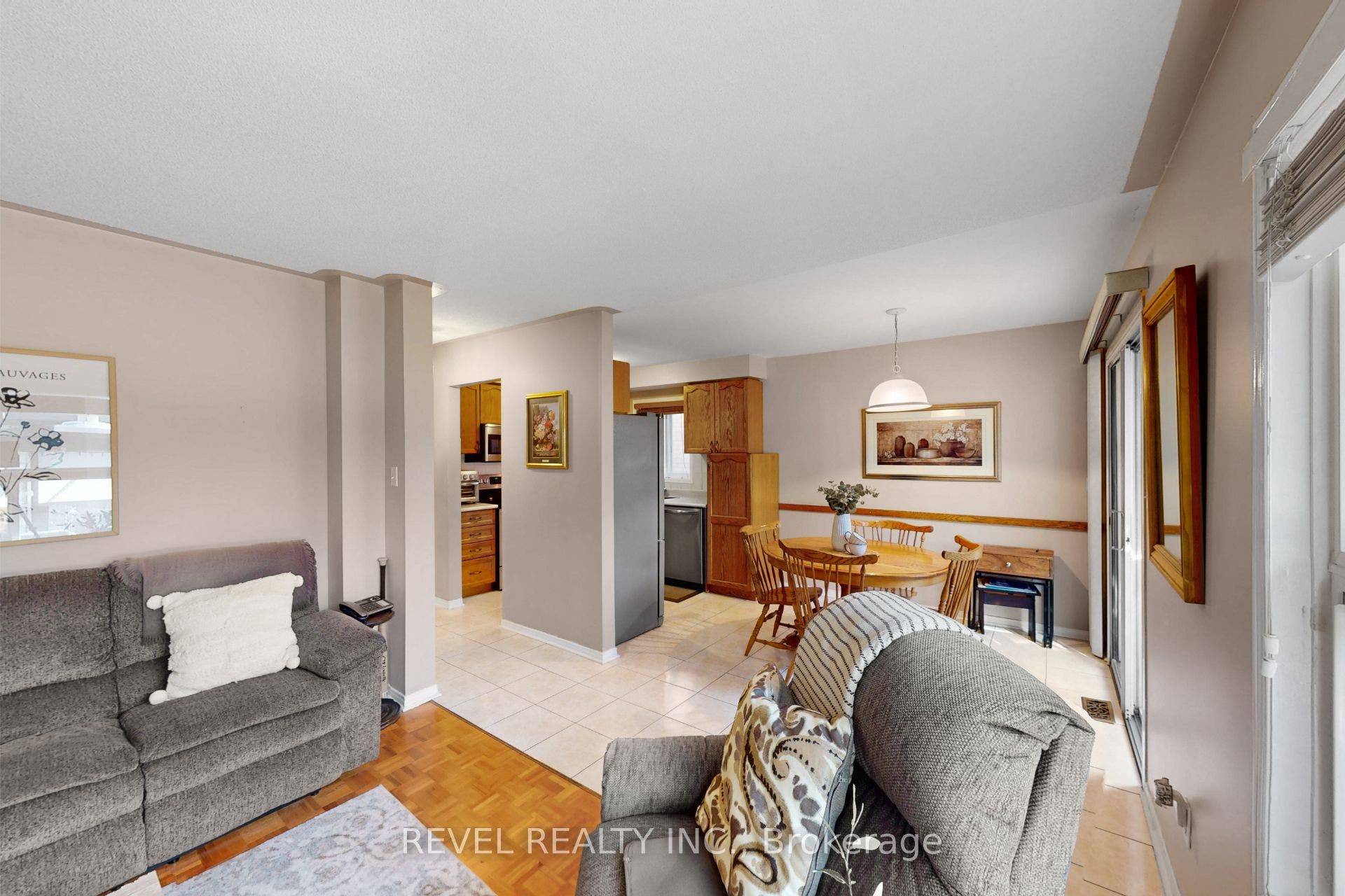 1263 Bantham Street, Mississauga, Peel ON L5V 1Y8