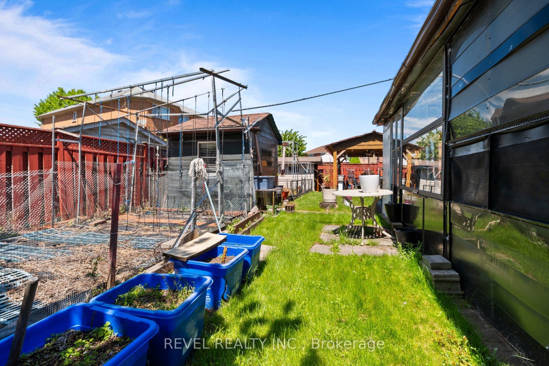 1263 Bantham Street, Mississauga, Peel ON L5V 1Y8