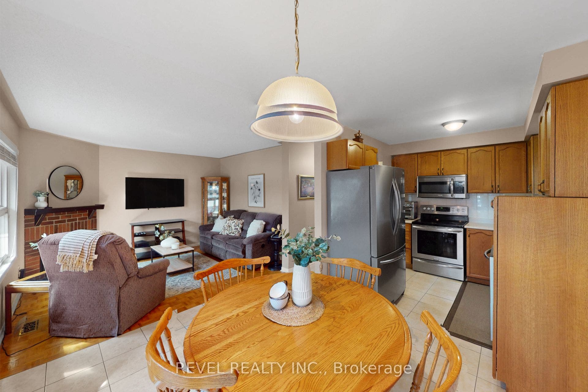 1263 Bantham Street, Mississauga, Peel ON L5V 1Y8