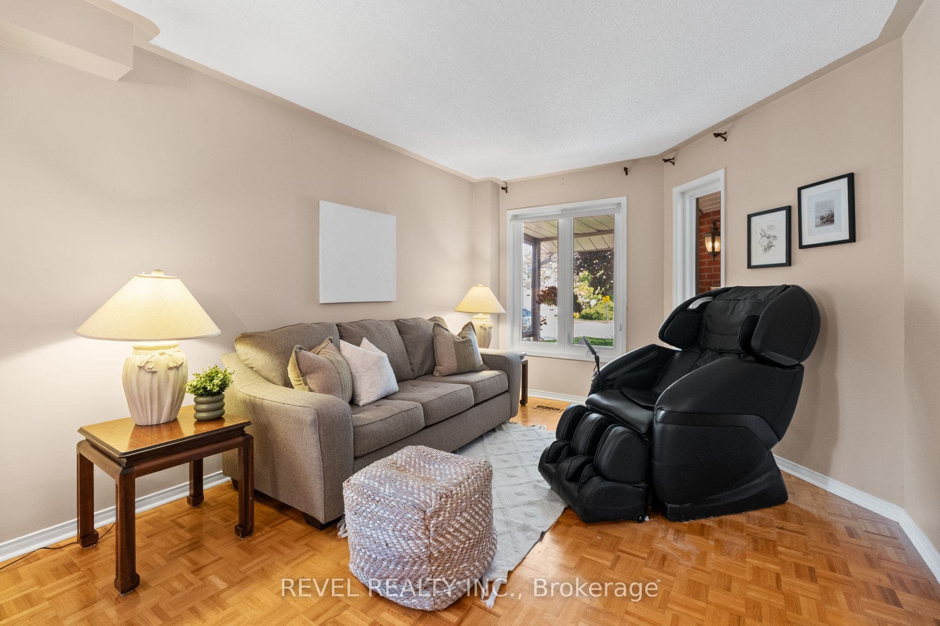1263 Bantham Street, Mississauga, Peel ON L5V 1Y8