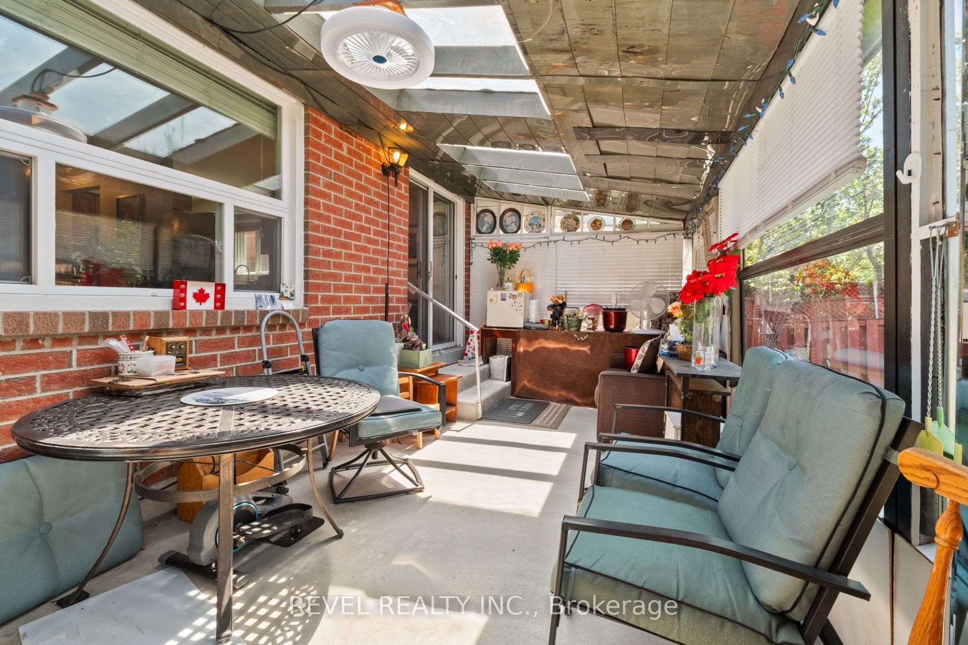 1263 Bantham Street, Mississauga, Peel ON L5V 1Y8