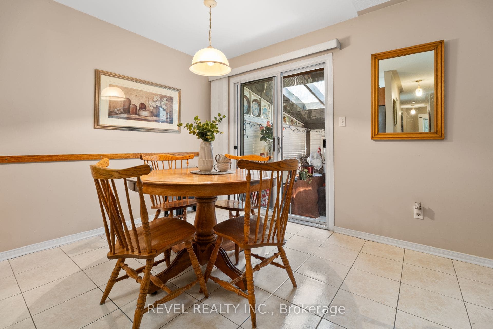 1263 Bantham Street, Mississauga, Peel ON L5V 1Y8