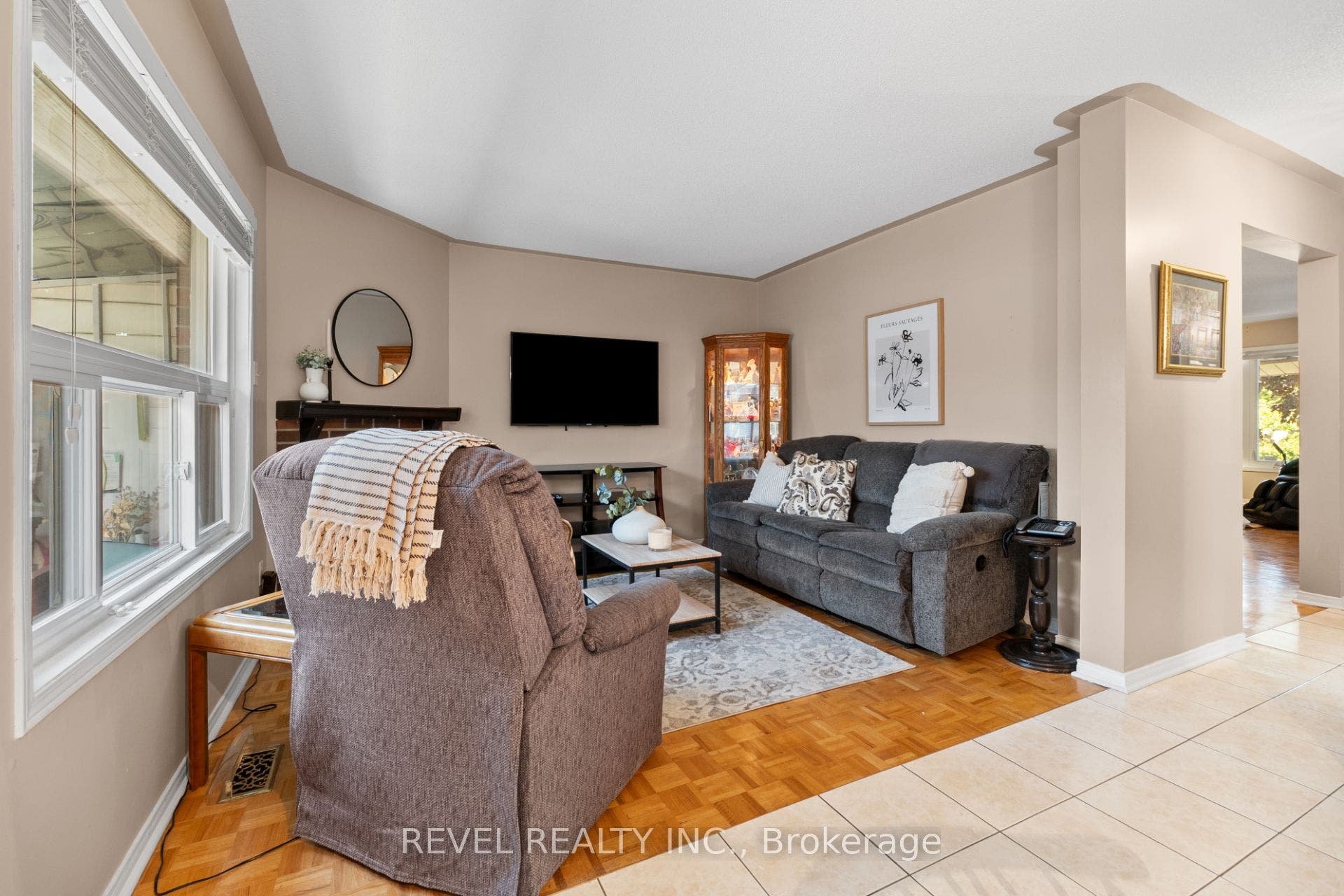1263 Bantham Street, Mississauga, Peel ON L5V 1Y8
