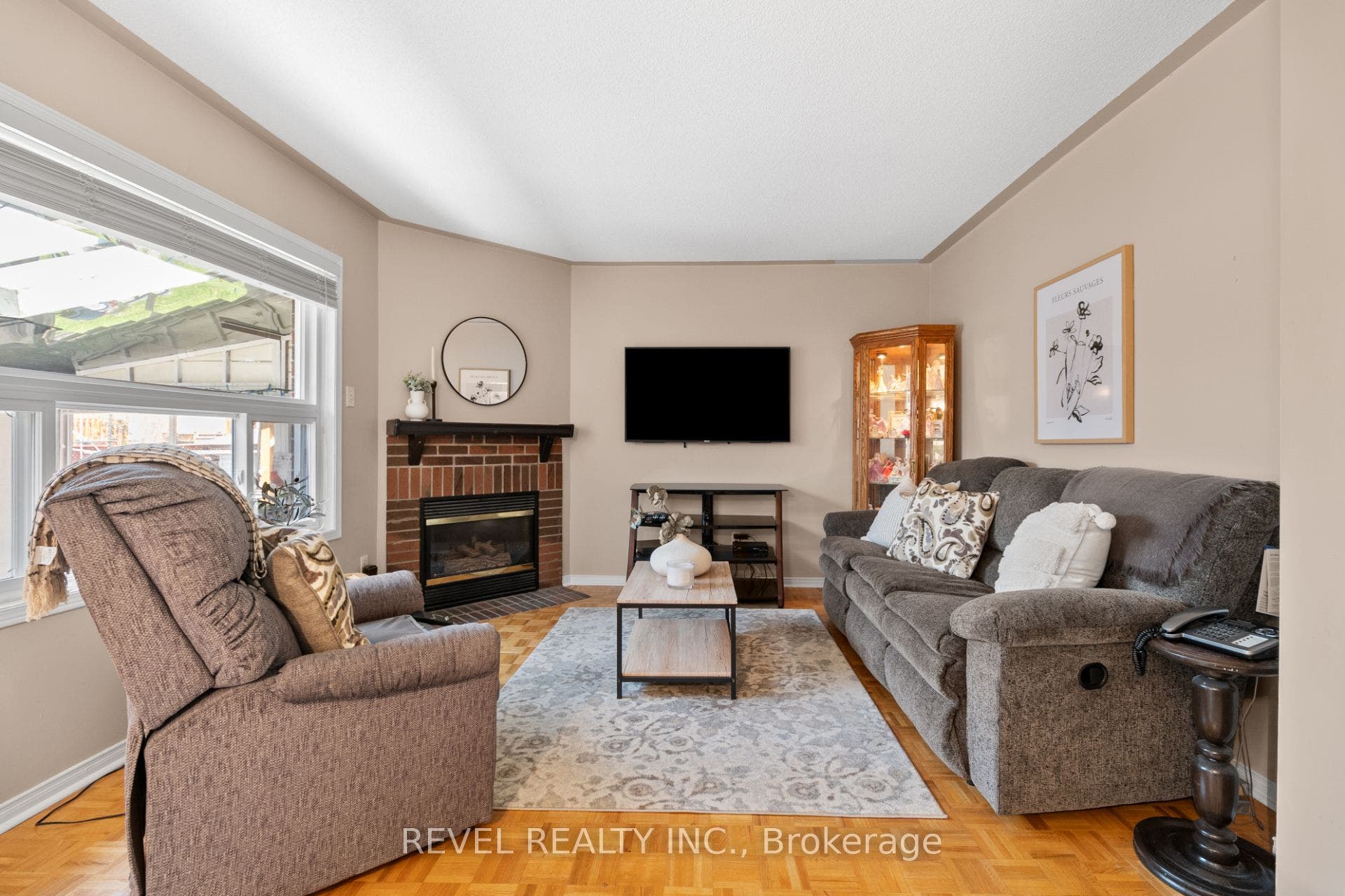 1263 Bantham Street, Mississauga, Peel ON L5V 1Y8