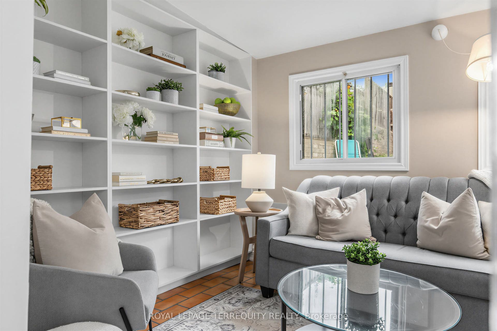 211 Blackthorn Avenue, Toronto W, Toronto ON M6N 3H7