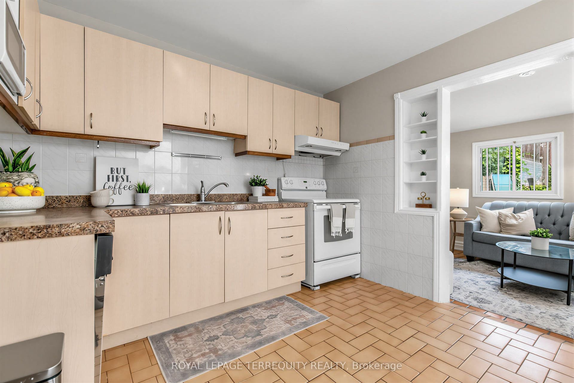 211 Blackthorn Avenue, Toronto W, Toronto ON M6N 3H7