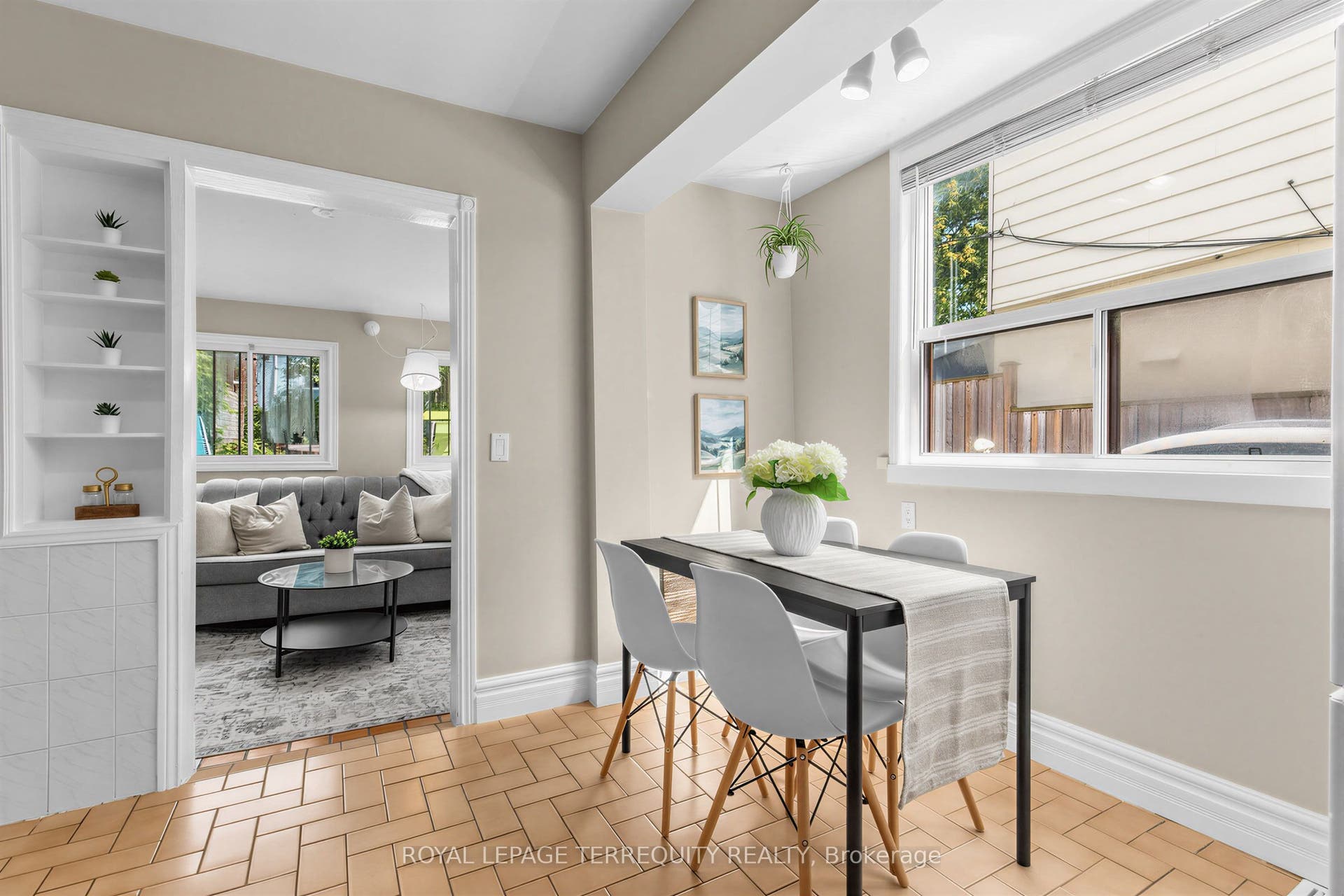 211 Blackthorn Avenue, Toronto W, Toronto ON M6N 3H7