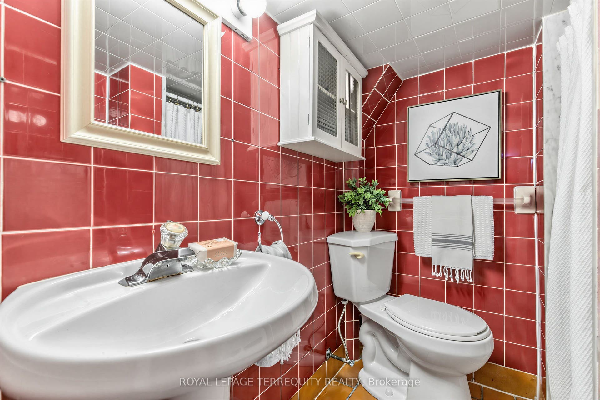 211 Blackthorn Avenue, Toronto W, Toronto ON M6N 3H7