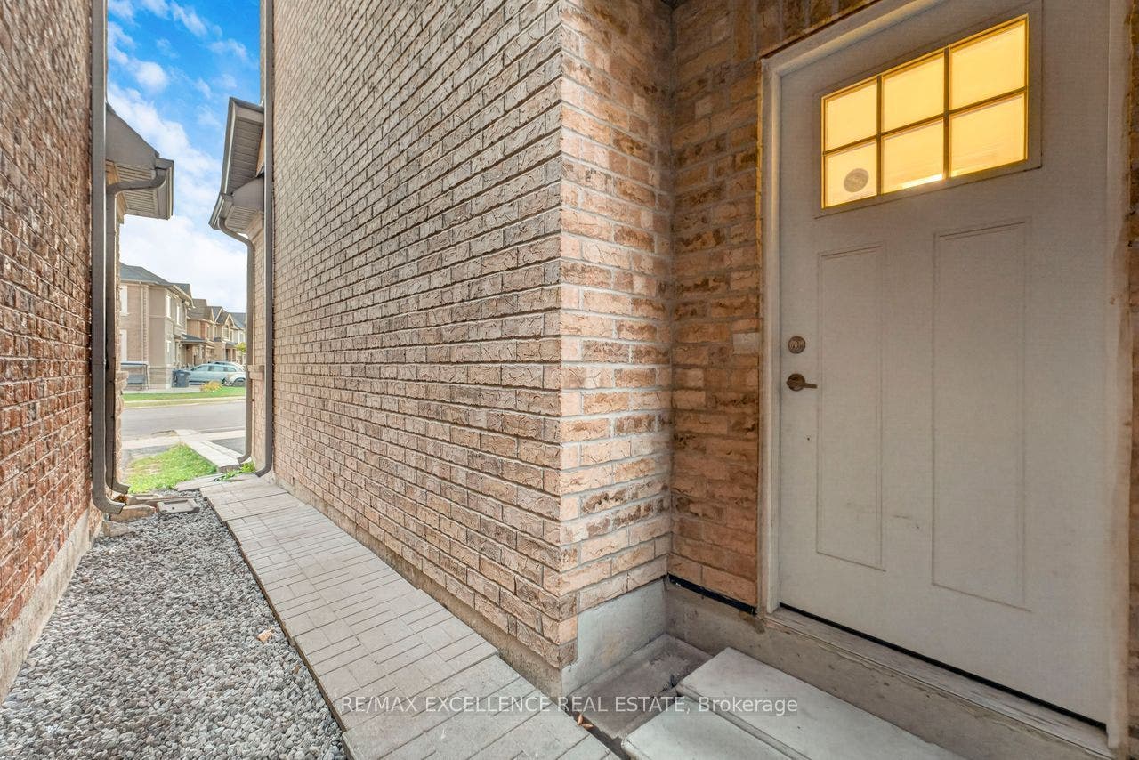 451 Brisdale Drive, Brampton, Peel ON L7A 4P9