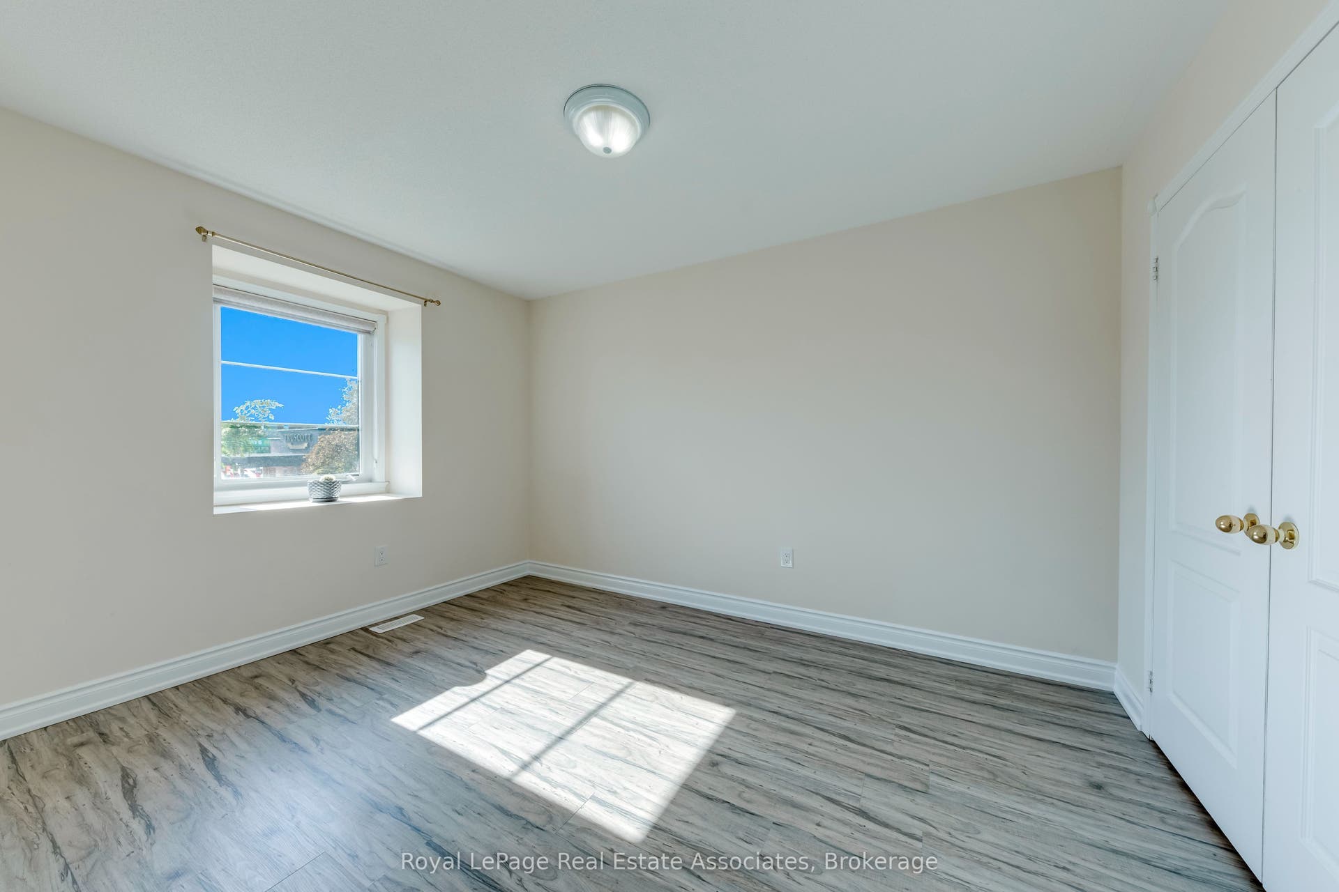 2375 Truscott Drive, #1, Mississauga, Peel ON L5J 2B1