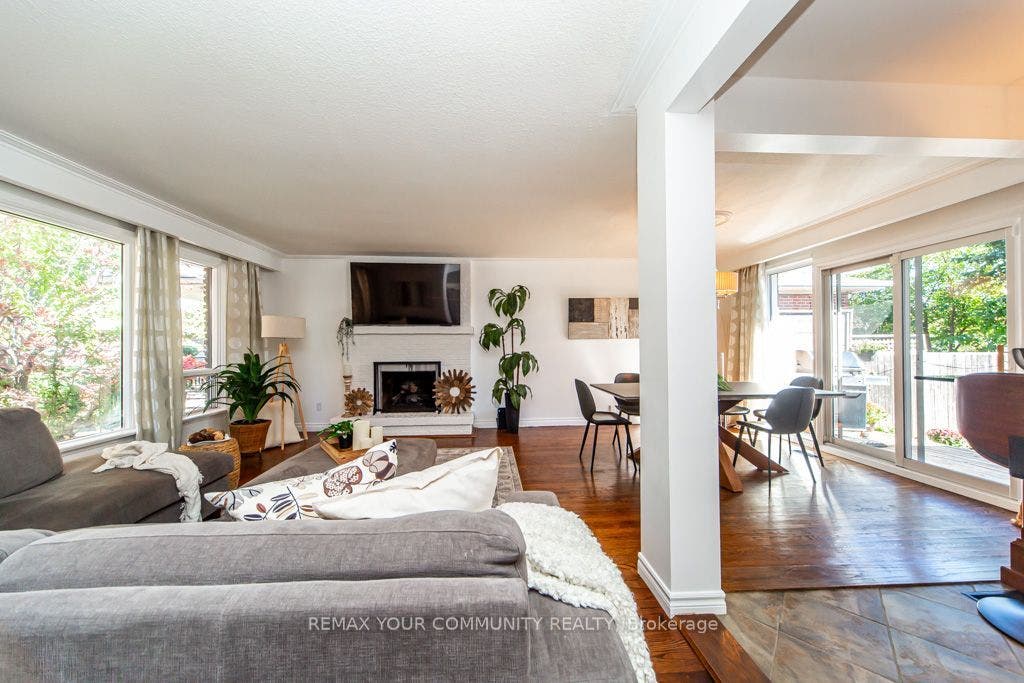 OPEN CONCEPT MAIN FLOOR