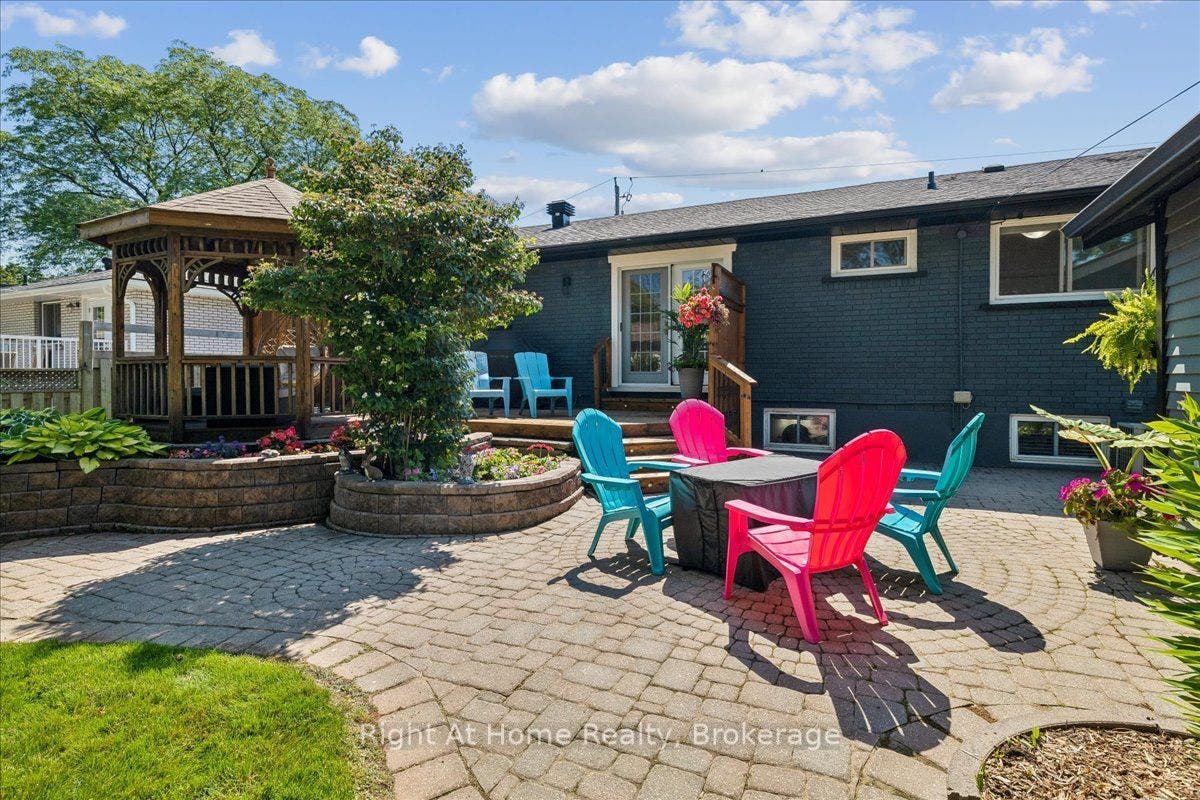 275 Kent Crescent, Burlington, Halton ON L7L 4T2