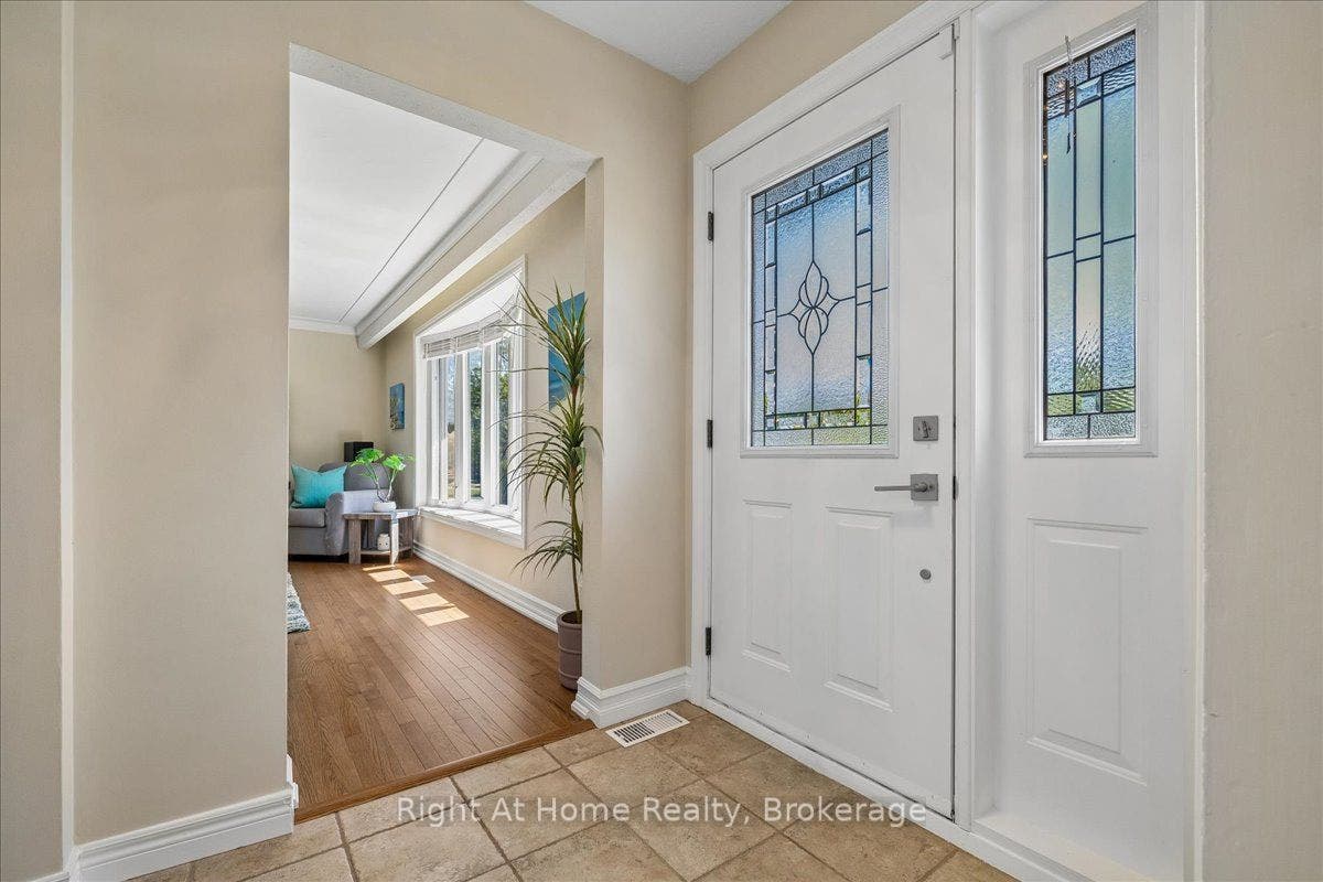 275 Kent Crescent, Burlington, Halton ON L7L 4T2