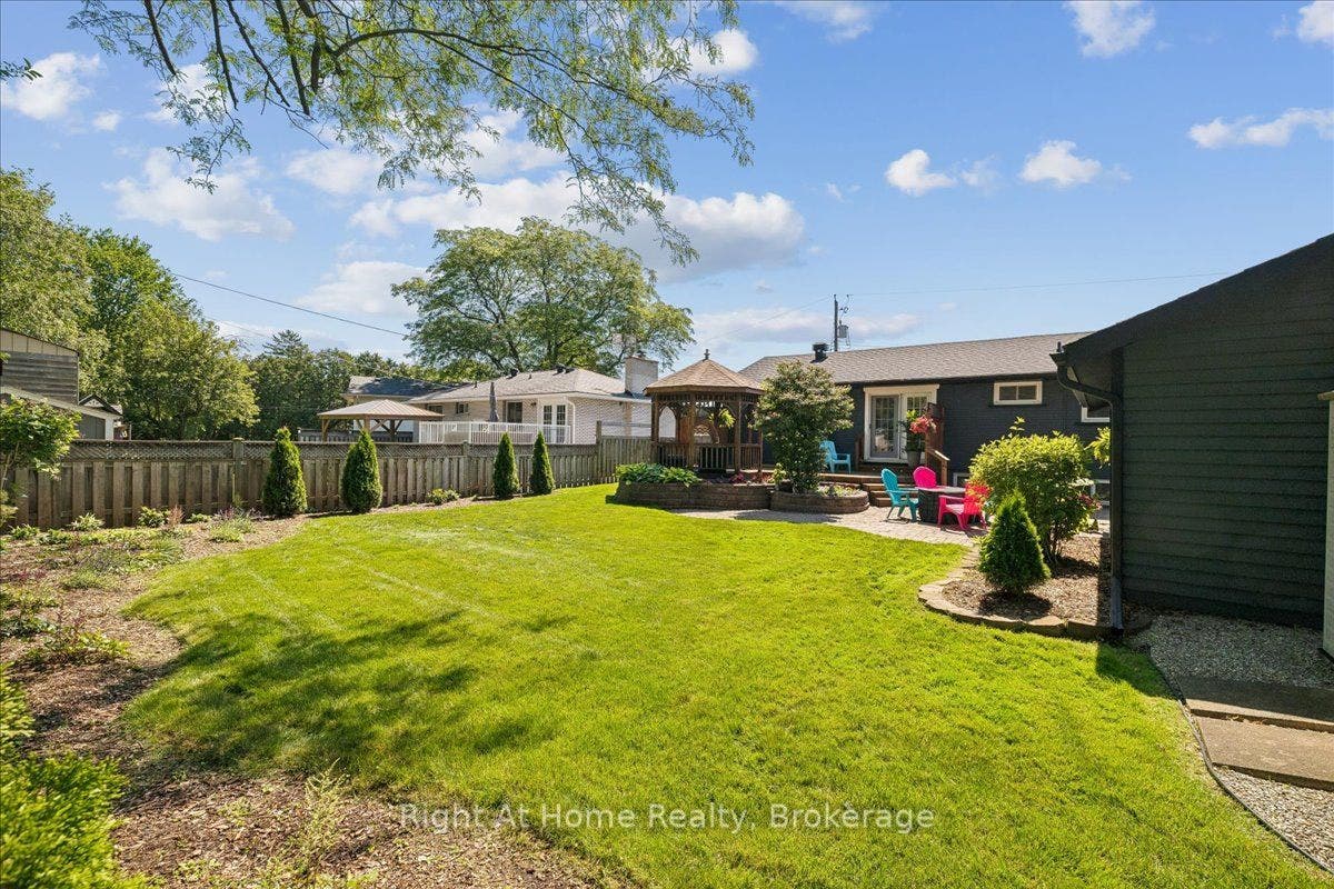 275 Kent Crescent, Burlington, Halton ON L7L 4T2
