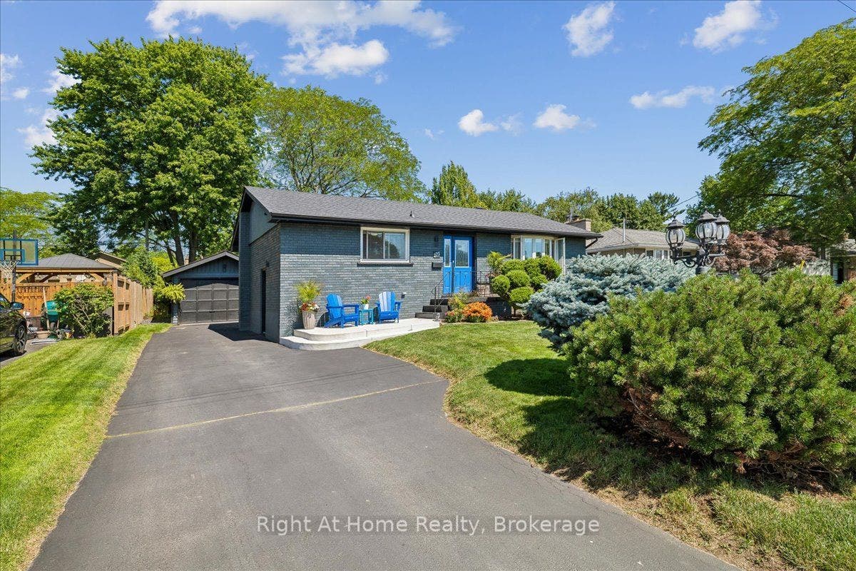 275 Kent Crescent, Burlington, Halton ON L7L 4T2
