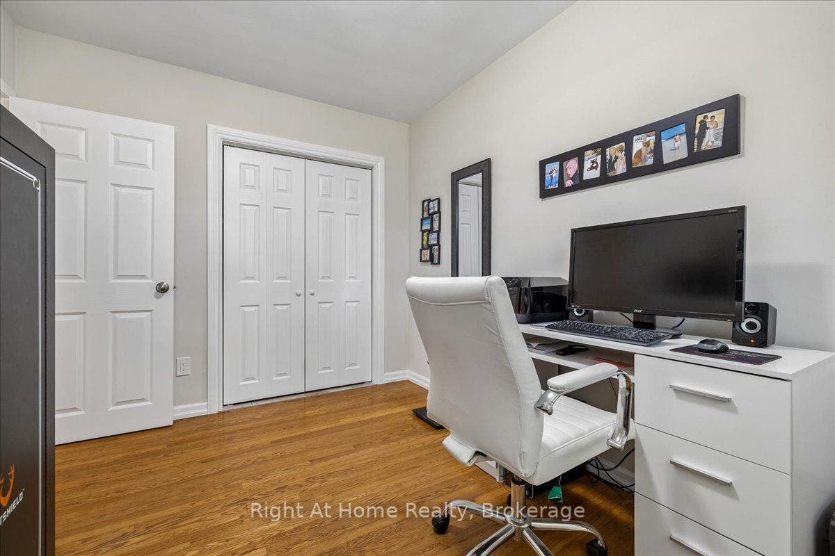 275 Kent Crescent, Burlington, Halton ON L7L 4T2