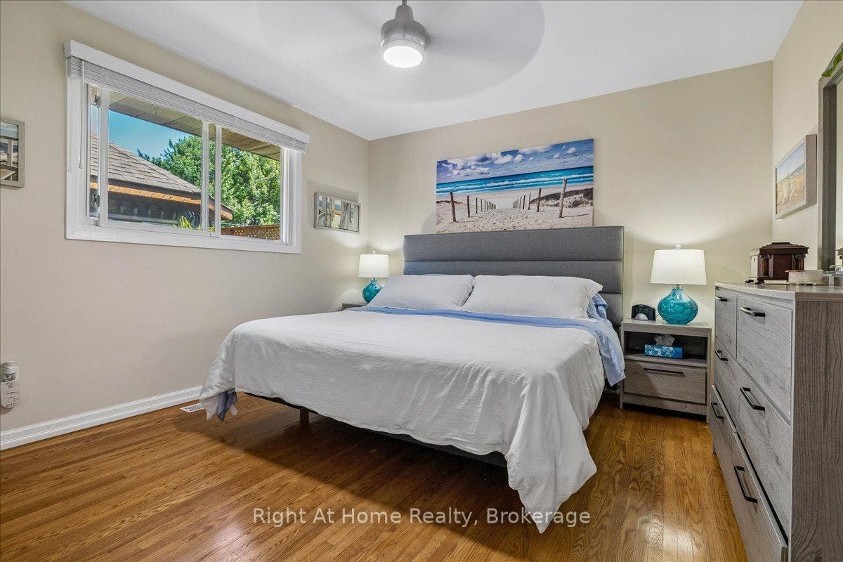 275 Kent Crescent, Burlington, Halton ON L7L 4T2