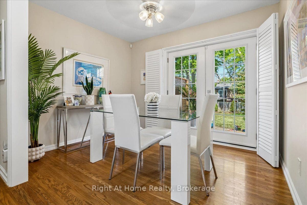 275 Kent Crescent, Burlington, Halton ON L7L 4T2