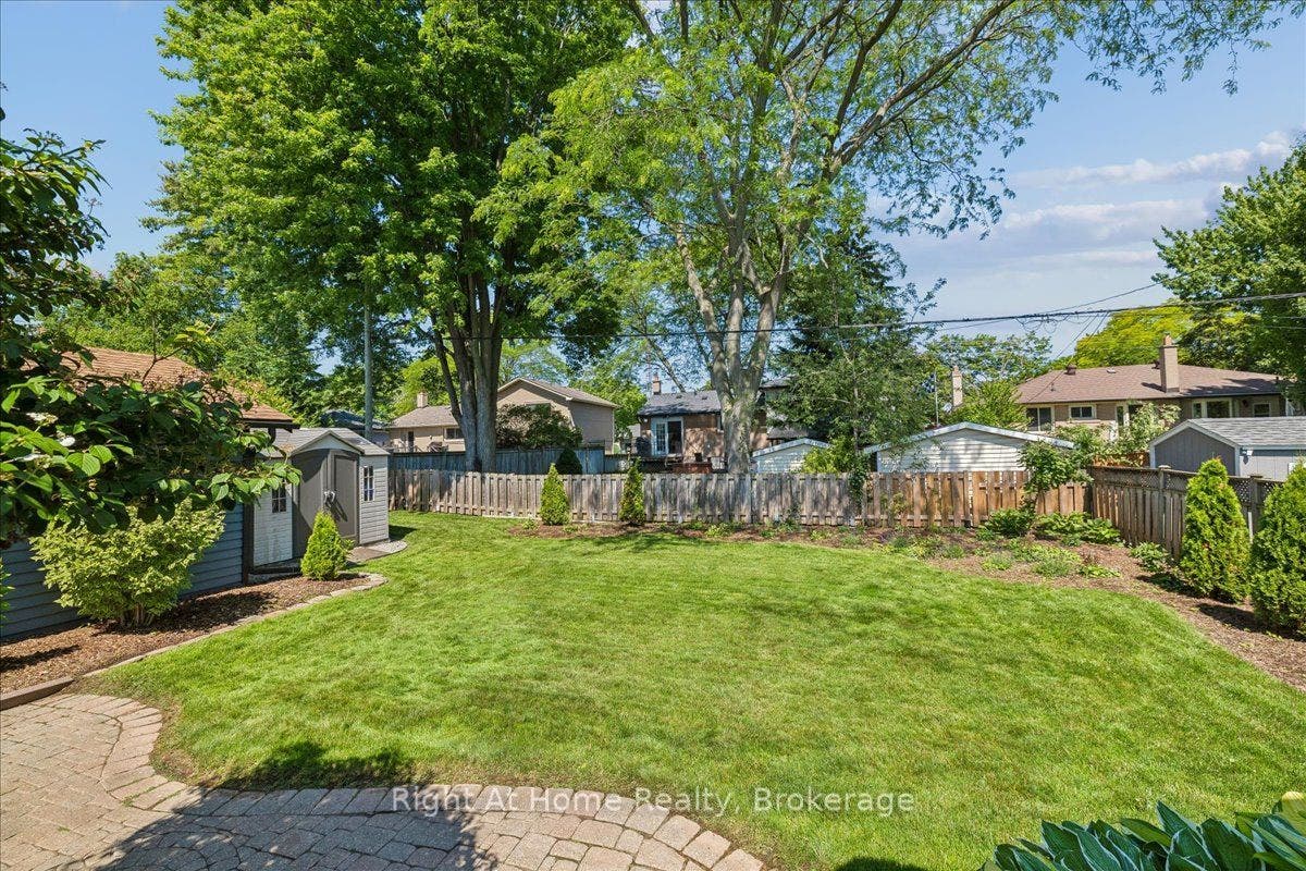 275 Kent Crescent, Burlington, Halton ON L7L 4T2