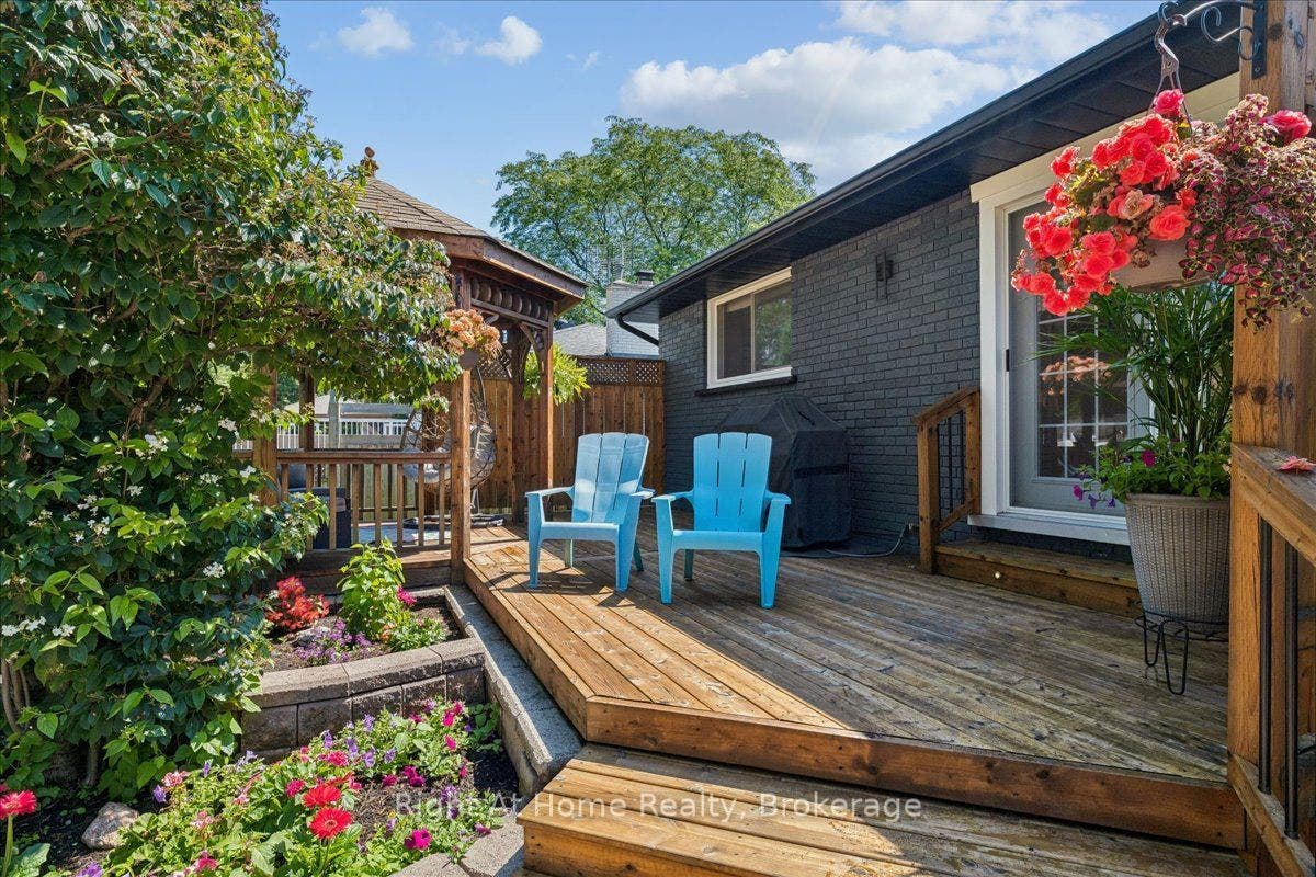 275 Kent Crescent, Burlington, Halton ON L7L 4T2