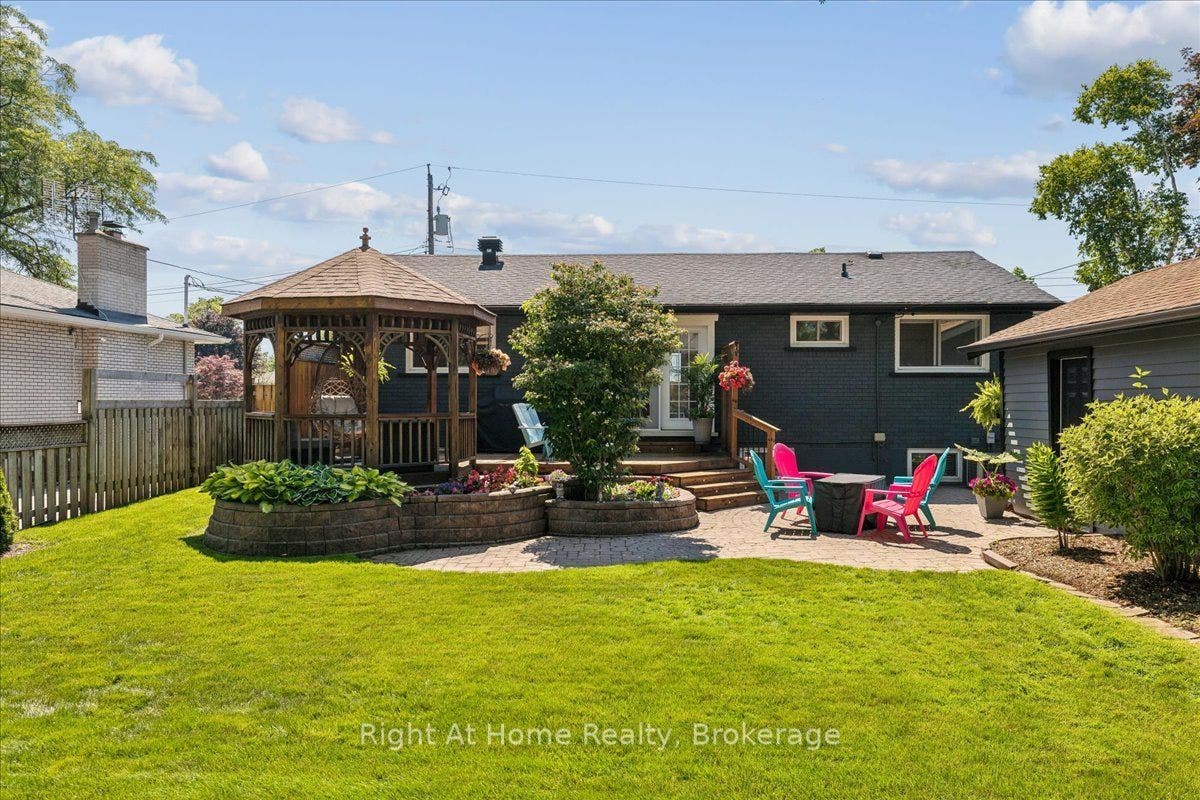 275 Kent Crescent, Burlington, Halton ON L7L 4T2