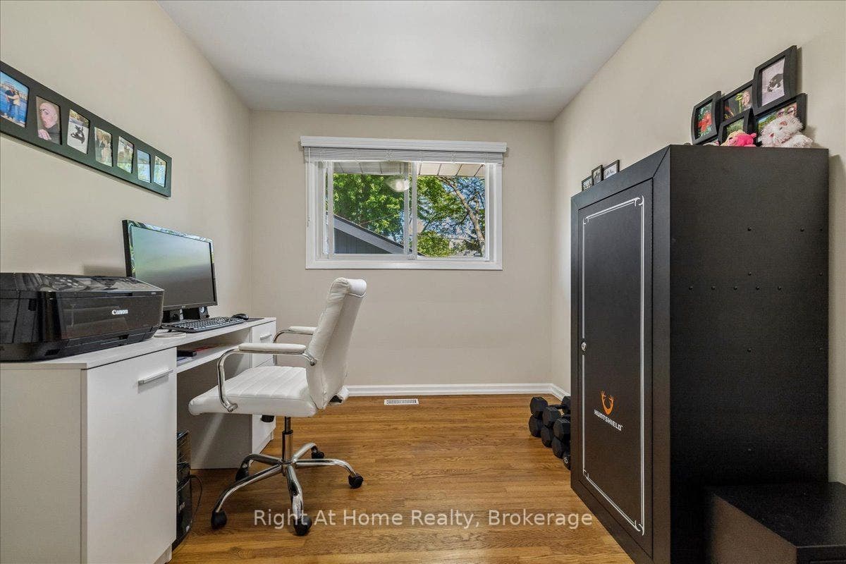 275 Kent Crescent, Burlington, Halton ON L7L 4T2