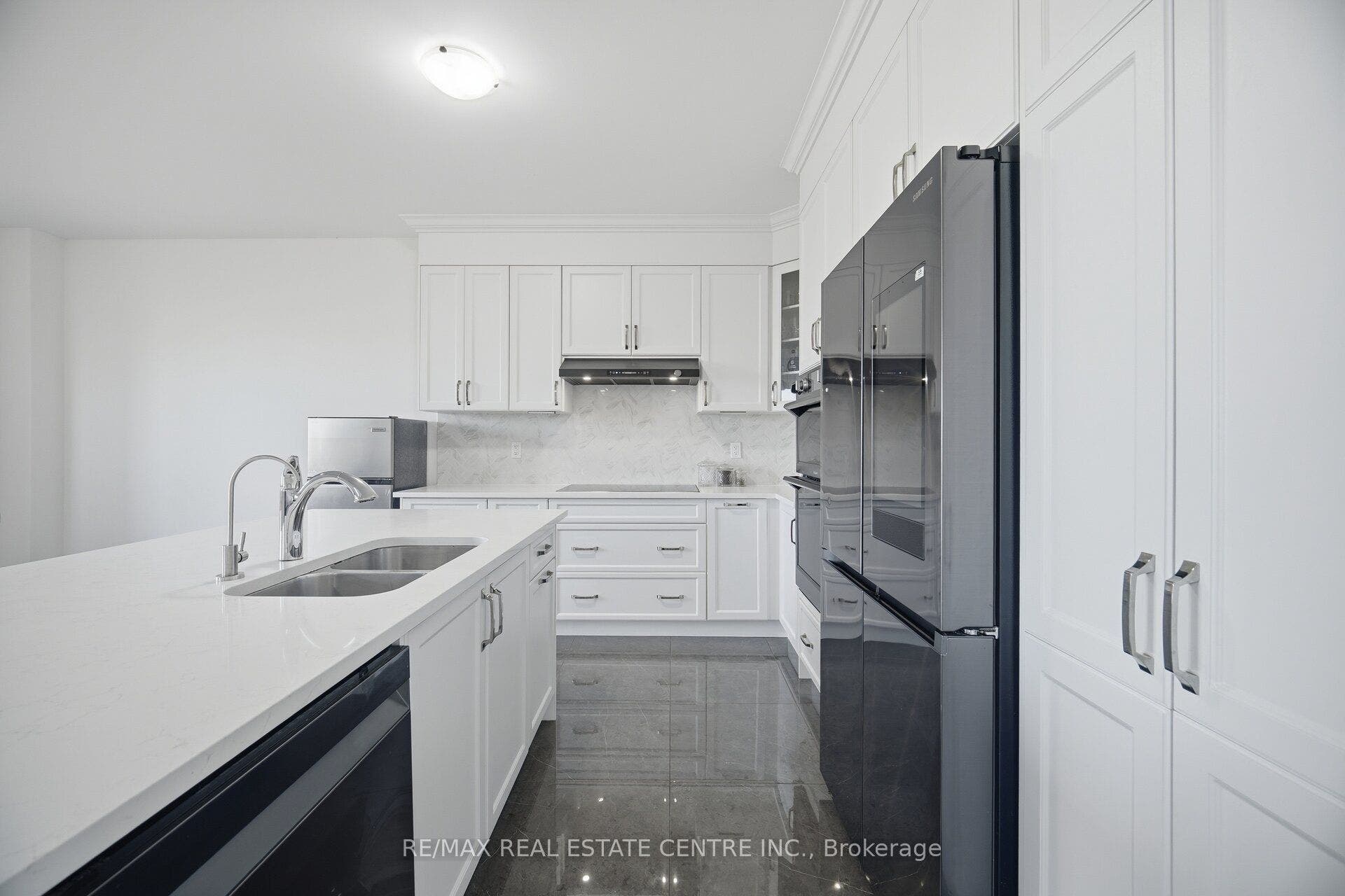 30 Tiger Crescent, Brampton, Peel ON L6R 4C1
