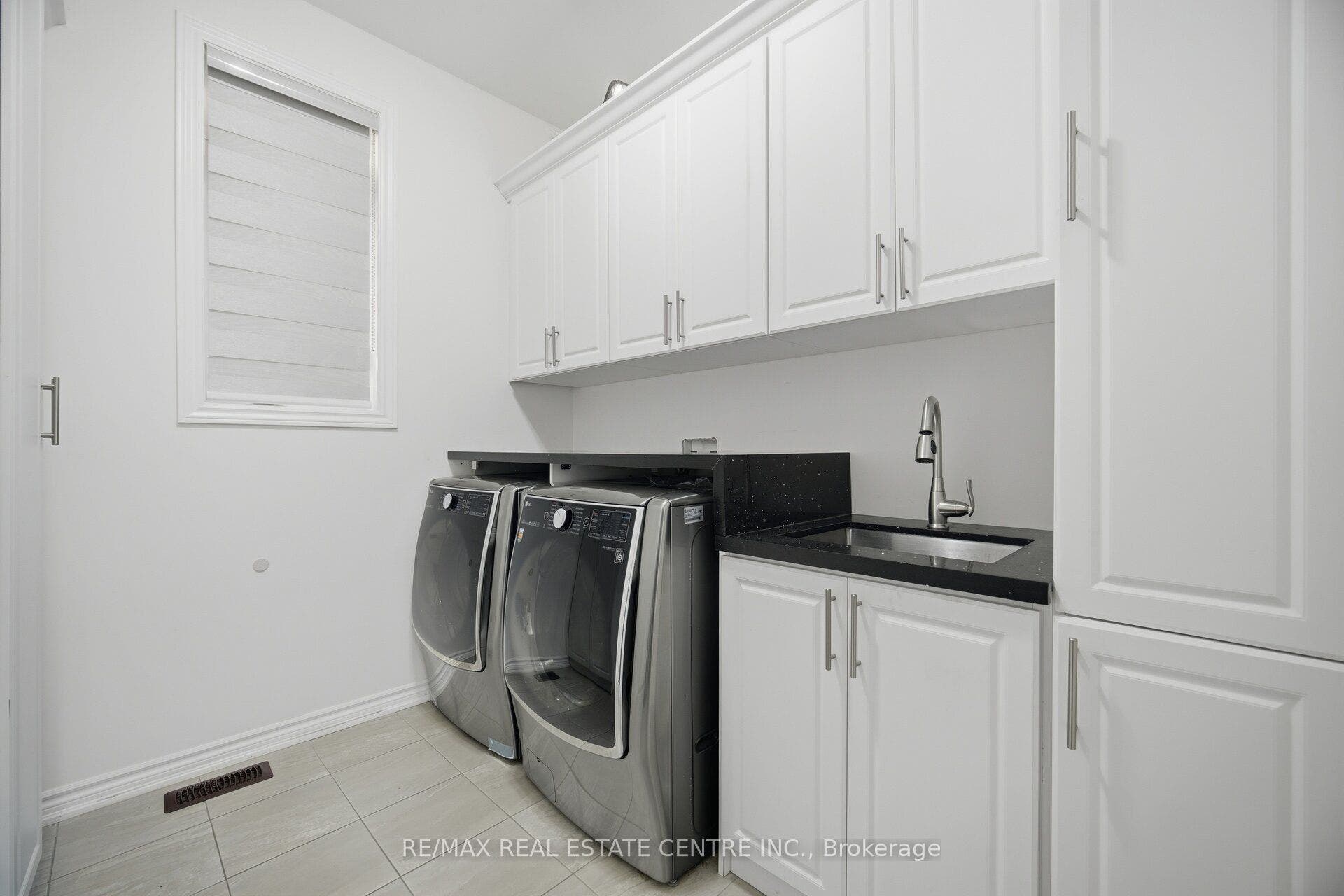 30 Tiger Crescent, Brampton, Peel ON L6R 4C1