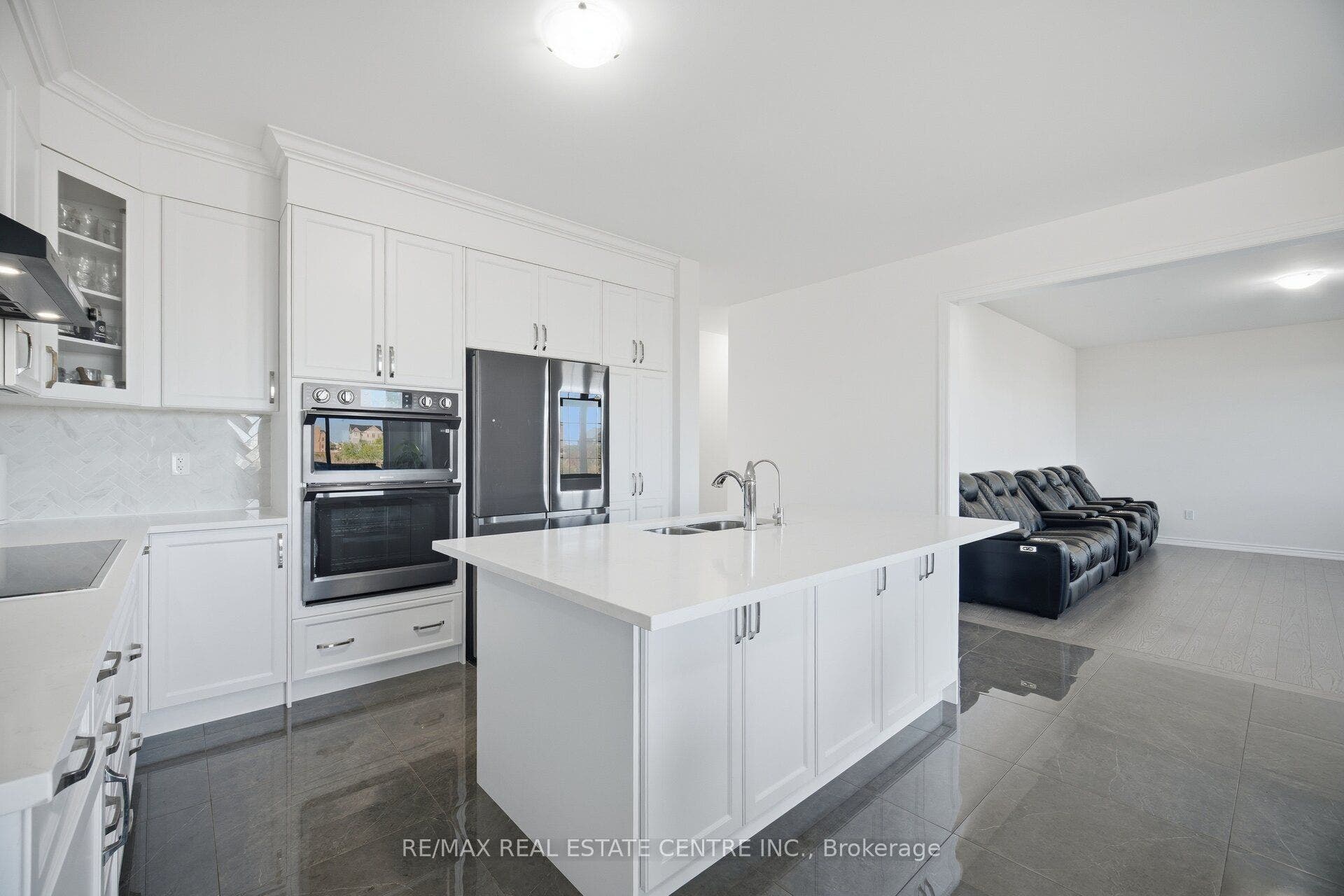 30 Tiger Crescent, Brampton, Peel ON L6R 4C1