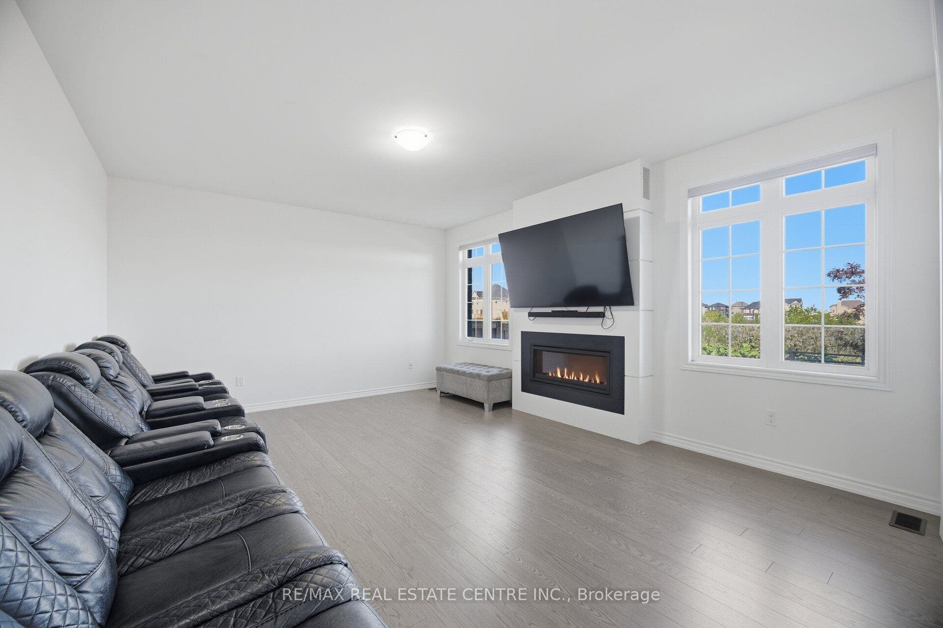 30 Tiger Crescent, Brampton, Peel ON L6R 4C1