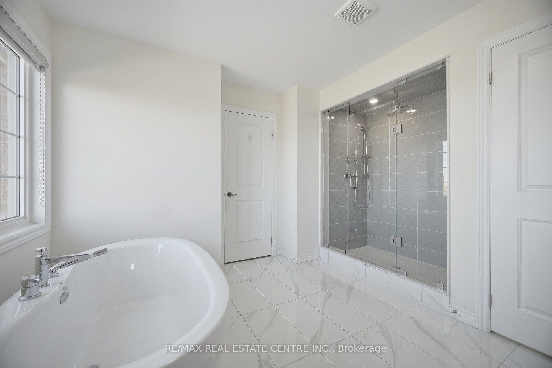 30 Tiger Crescent, Brampton, Peel ON L6R 4C1