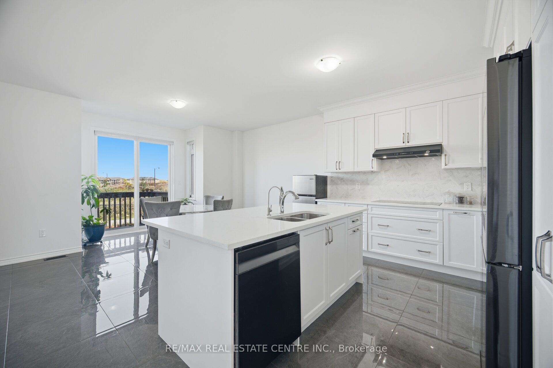30 Tiger Crescent, Brampton, Peel ON L6R 4C1