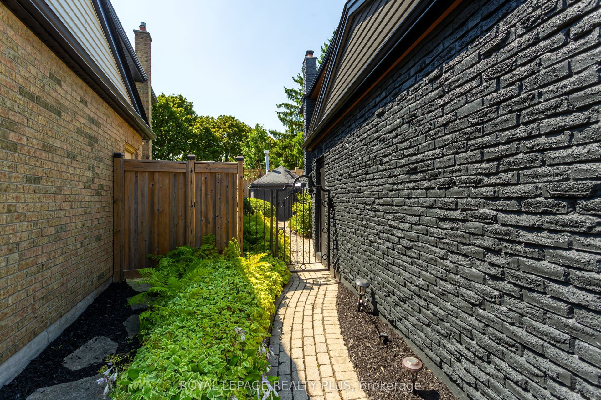 2985 Dancer Court, Mississauga, Peel ON L5L 1Y5