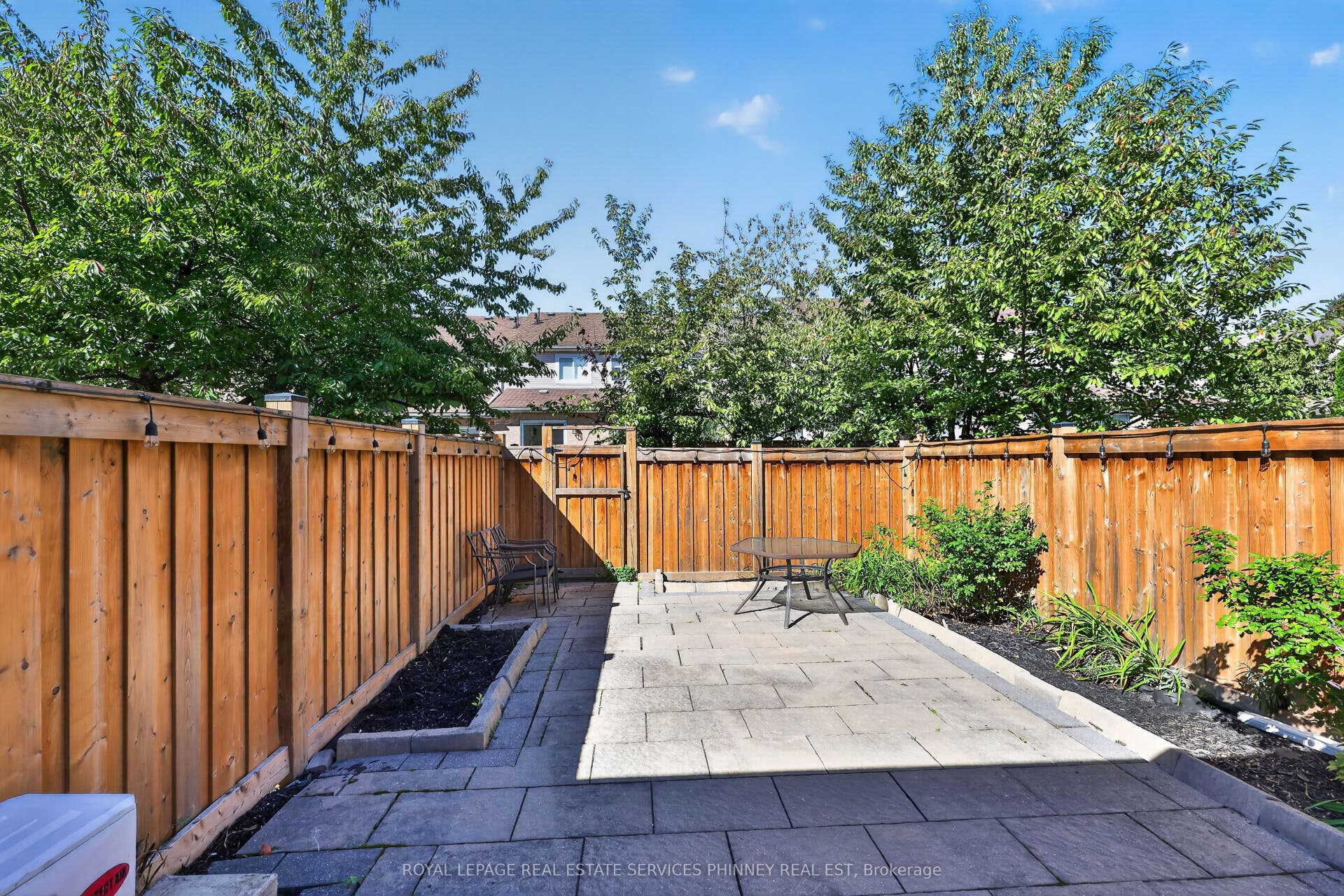 819 Village Green Boulevard, #27, Mississauga, Peel ON L5E 3H7