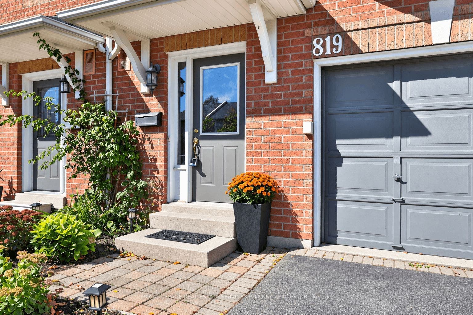 819 Village Green Boulevard, #27, Mississauga, Peel ON L5E 3H7