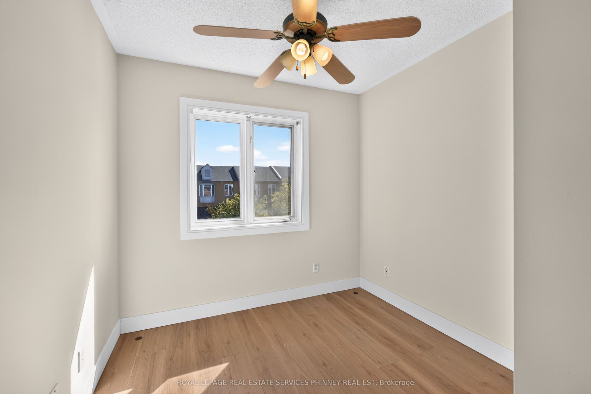 819 Village Green Boulevard, #27, Mississauga, Peel ON L5E 3H7