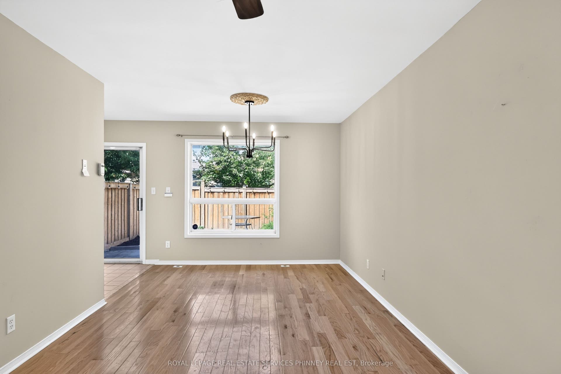 819 Village Green Boulevard, #27, Mississauga, Peel ON L5E 3H7