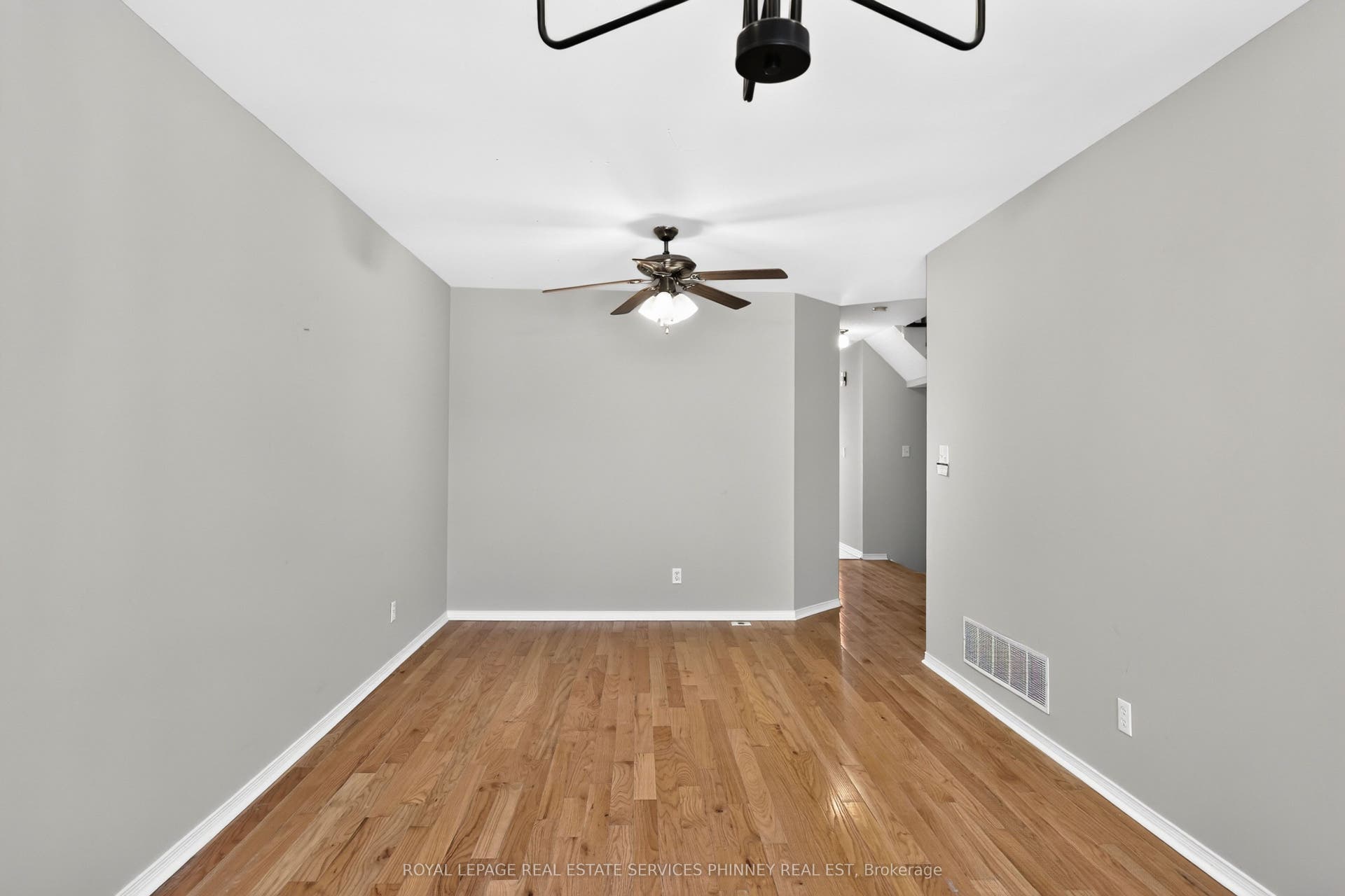 819 Village Green Boulevard, #27, Mississauga, Peel ON L5E 3H7