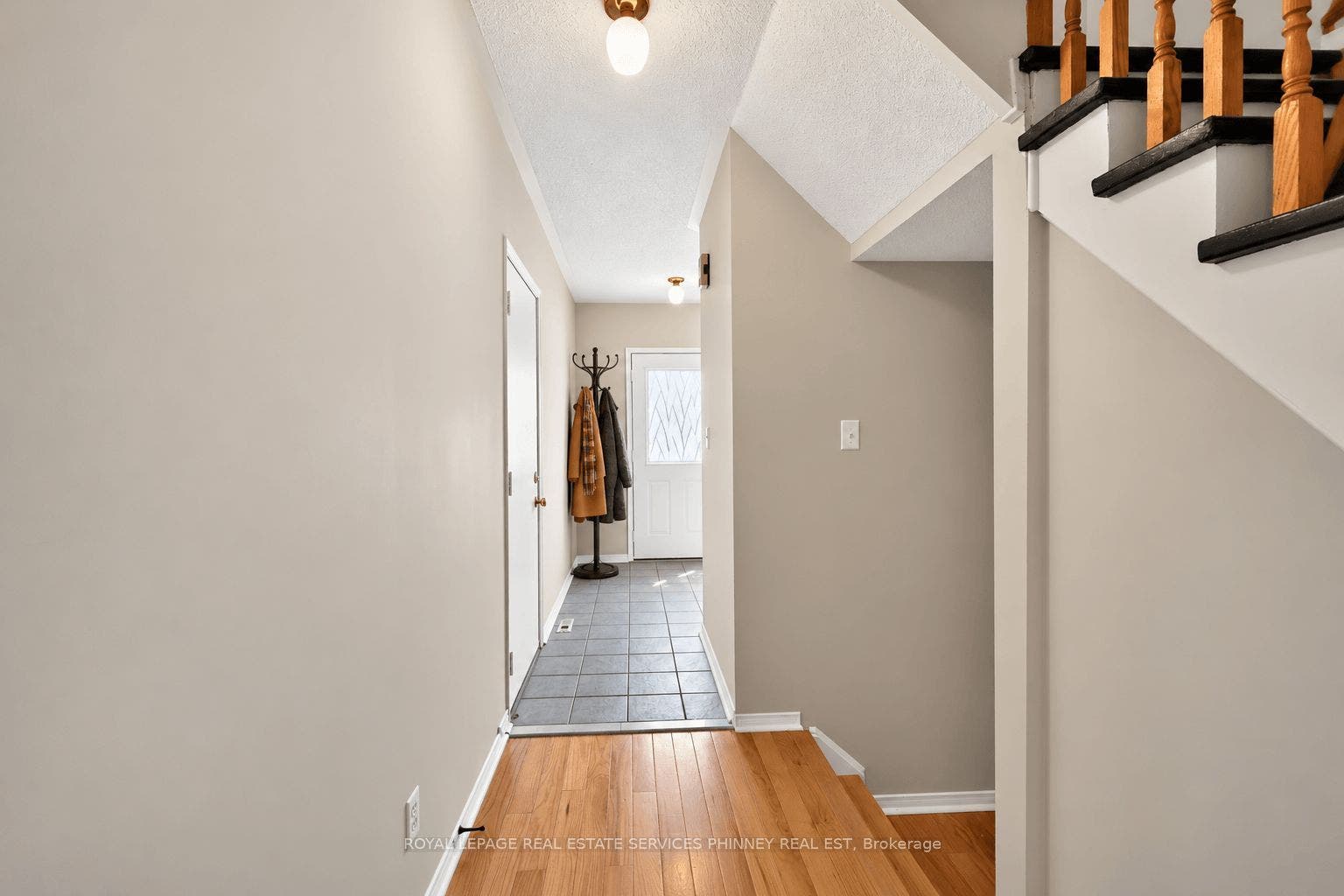 819 Village Green Boulevard, #27, Mississauga, Peel ON L5E 3H7