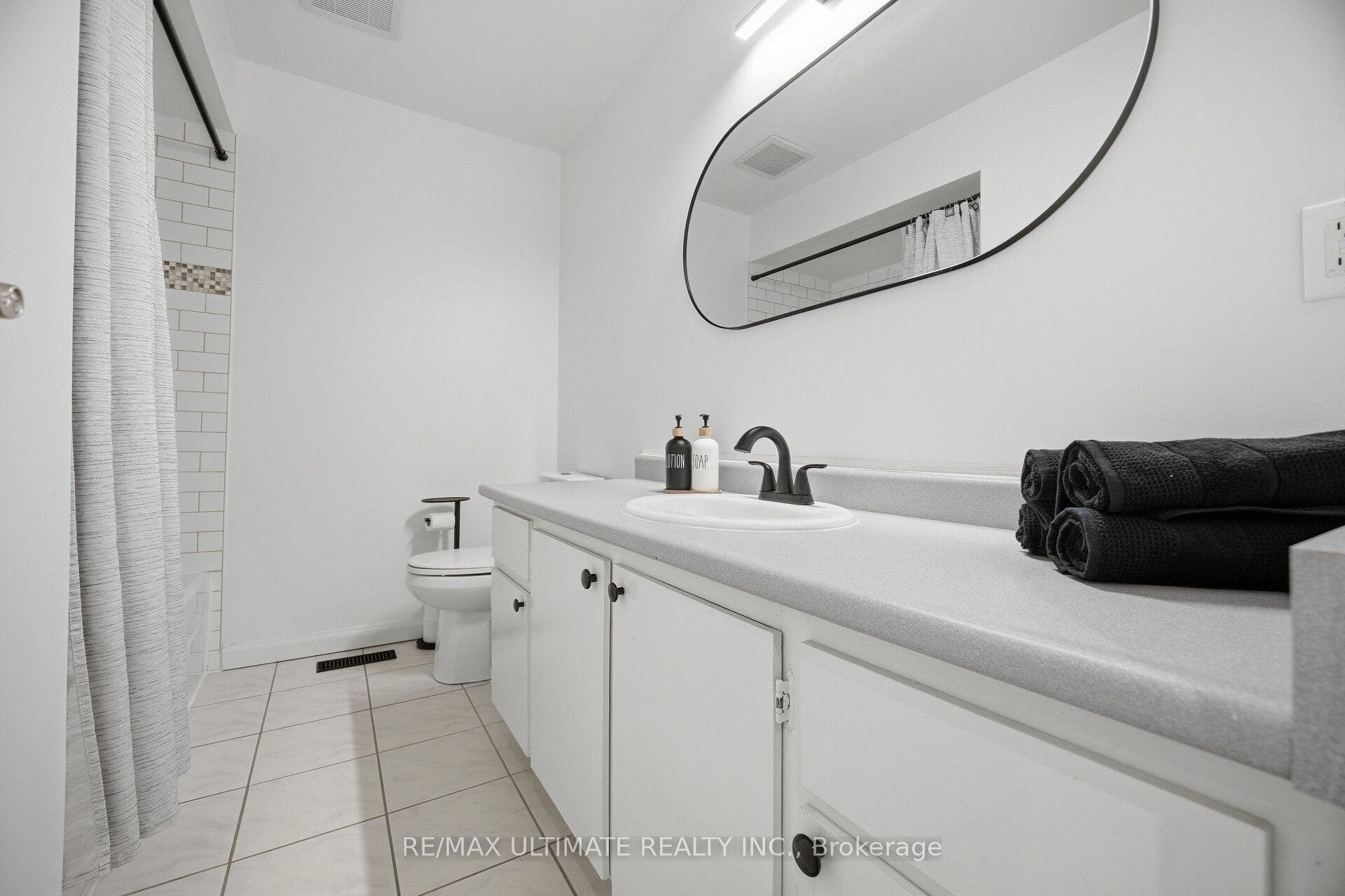 2120 Rathburn Road E, #63, Mississauga, Peel ON L4W 2S8