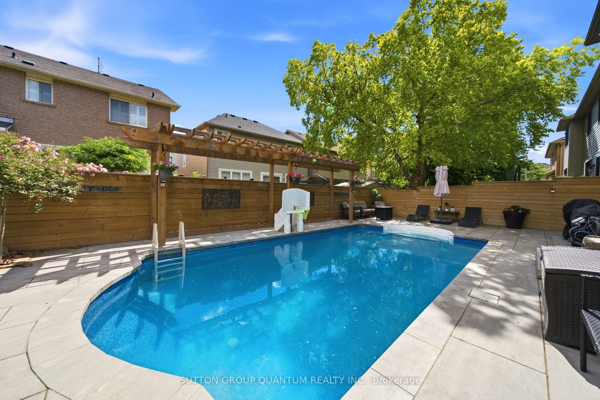 2345 Joshua Drive, Burlington, Halton ON L7L 6N6