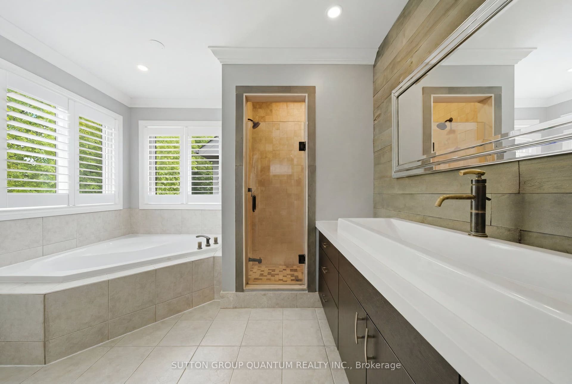 2345 Joshua Drive, Burlington, Halton ON L7L 6N6