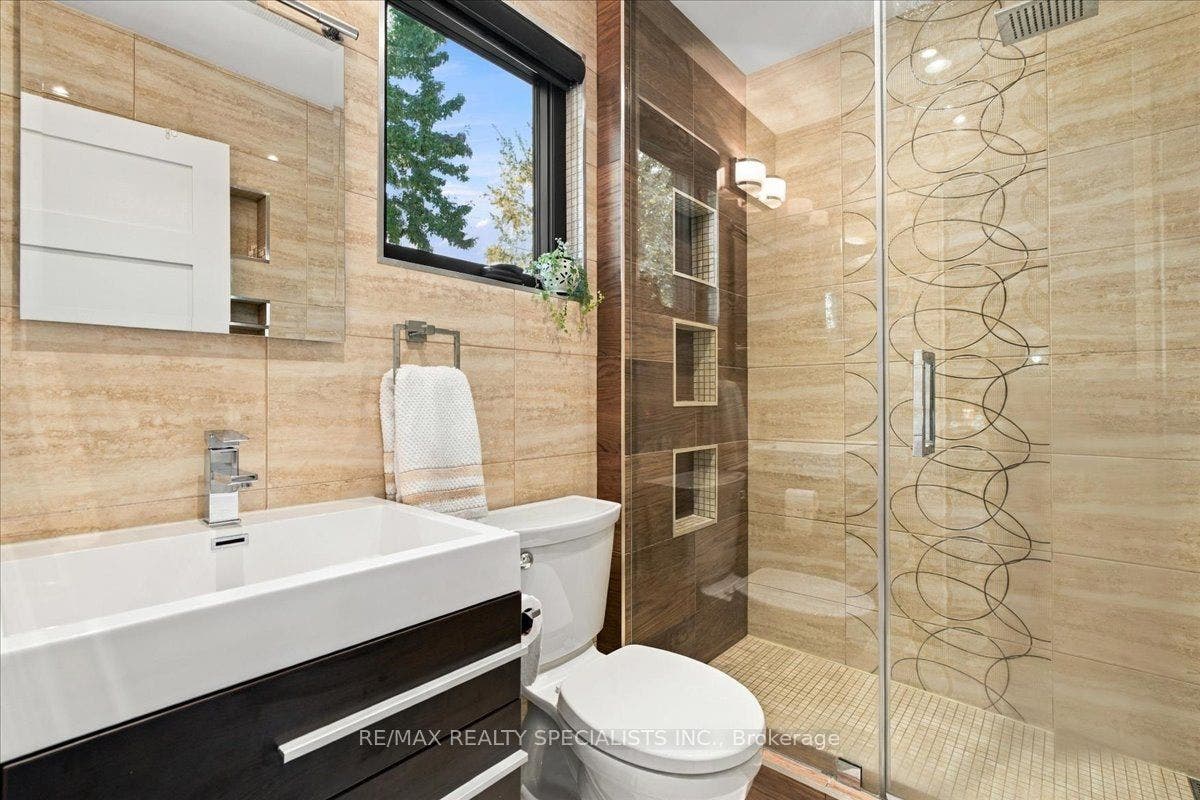 1131 Highgate Place, Mississauga, Peel ON L4W 3H3