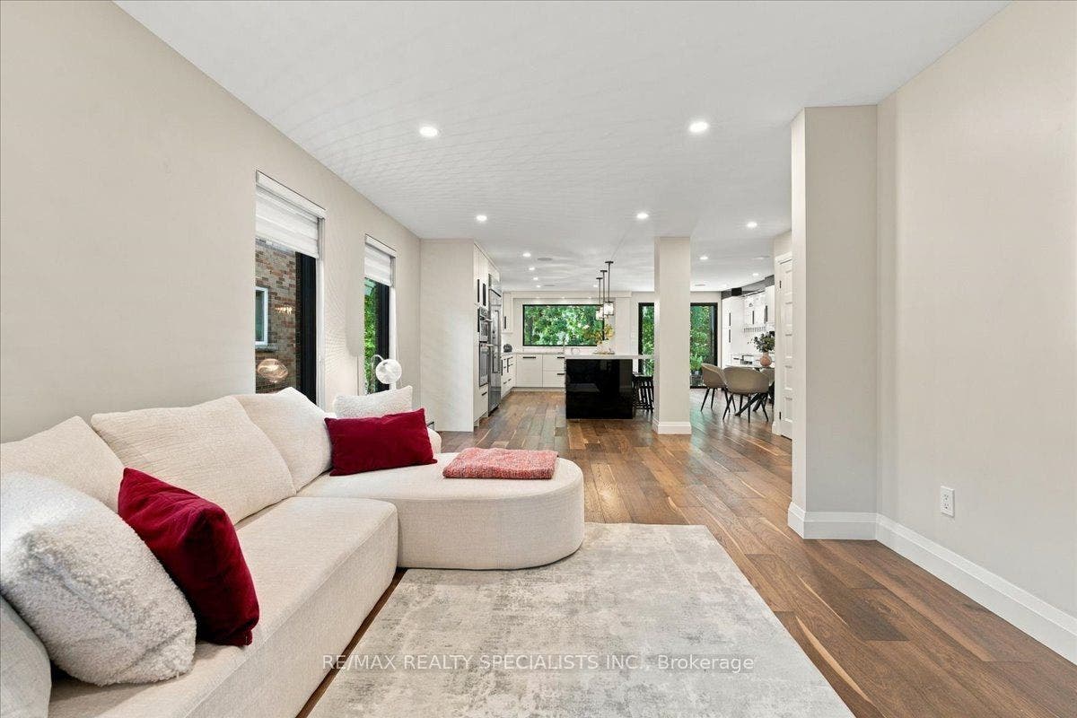 1131 Highgate Place, Mississauga, Peel ON L4W 3H3