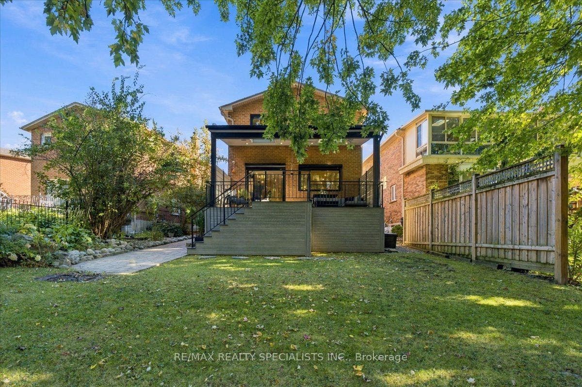 1131 Highgate Place, Mississauga, Peel ON L4W 3H3
