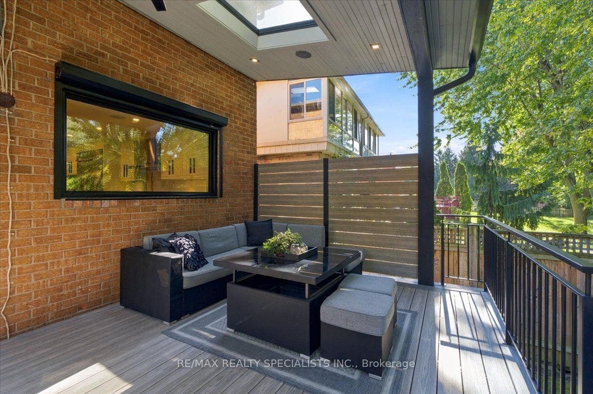 1131 Highgate Place, Mississauga, Peel ON L4W 3H3