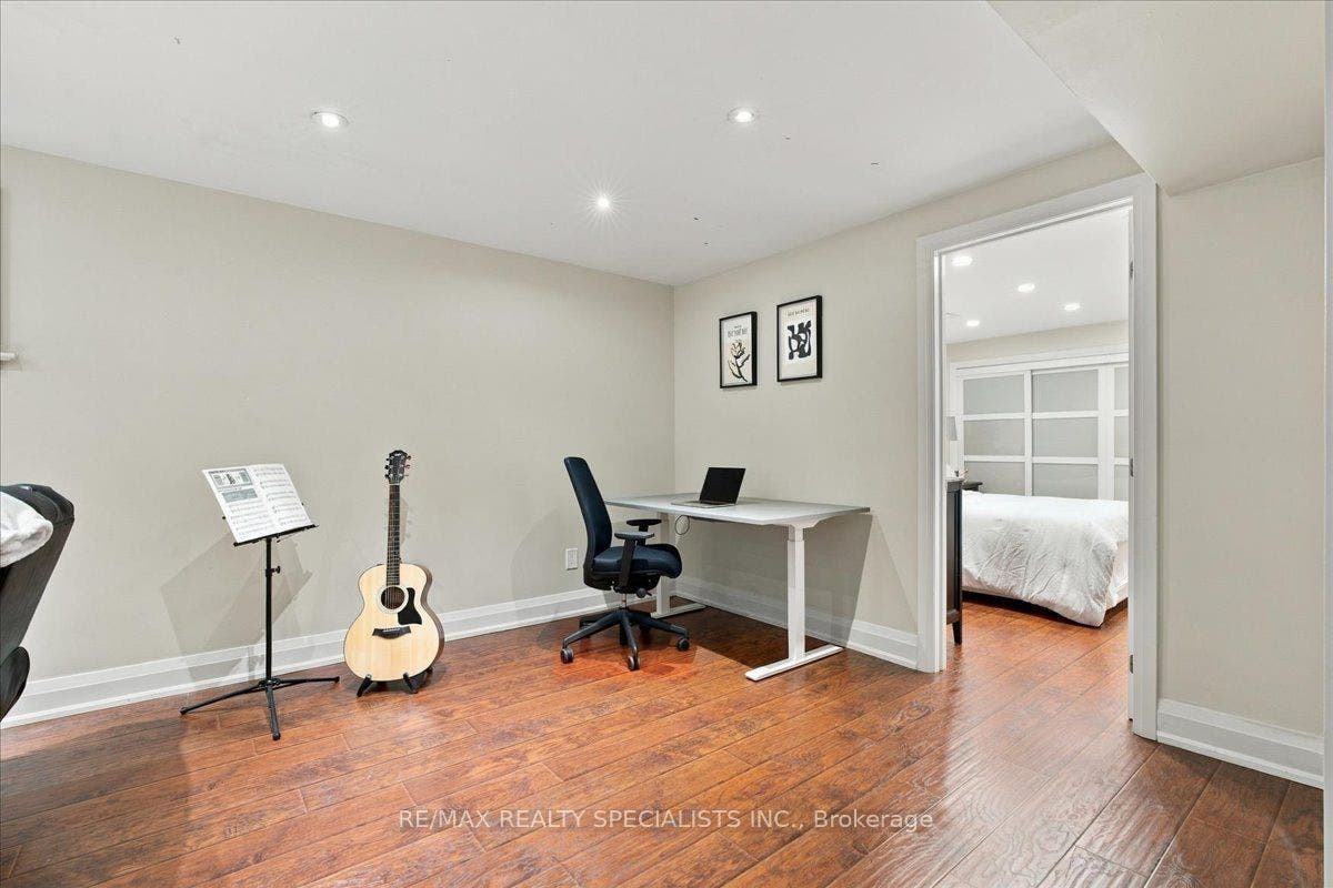 1131 Highgate Place, Mississauga, Peel ON L4W 3H3