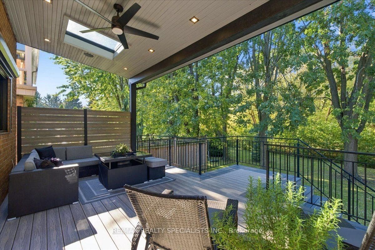 1131 Highgate Place, Mississauga, Peel ON L4W 3H3