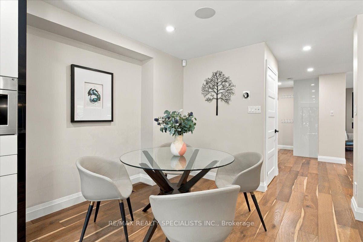 1131 Highgate Place, Mississauga, Peel ON L4W 3H3