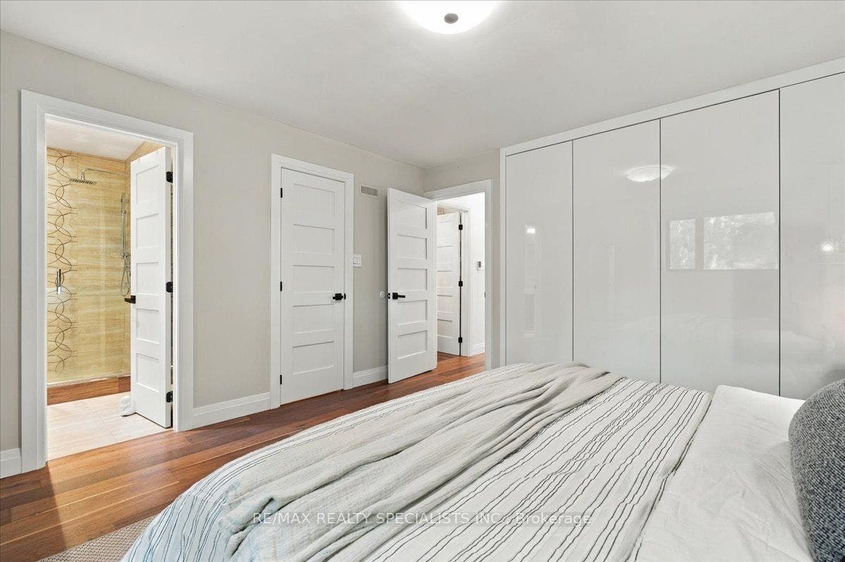 1131 Highgate Place, Mississauga, Peel ON L4W 3H3